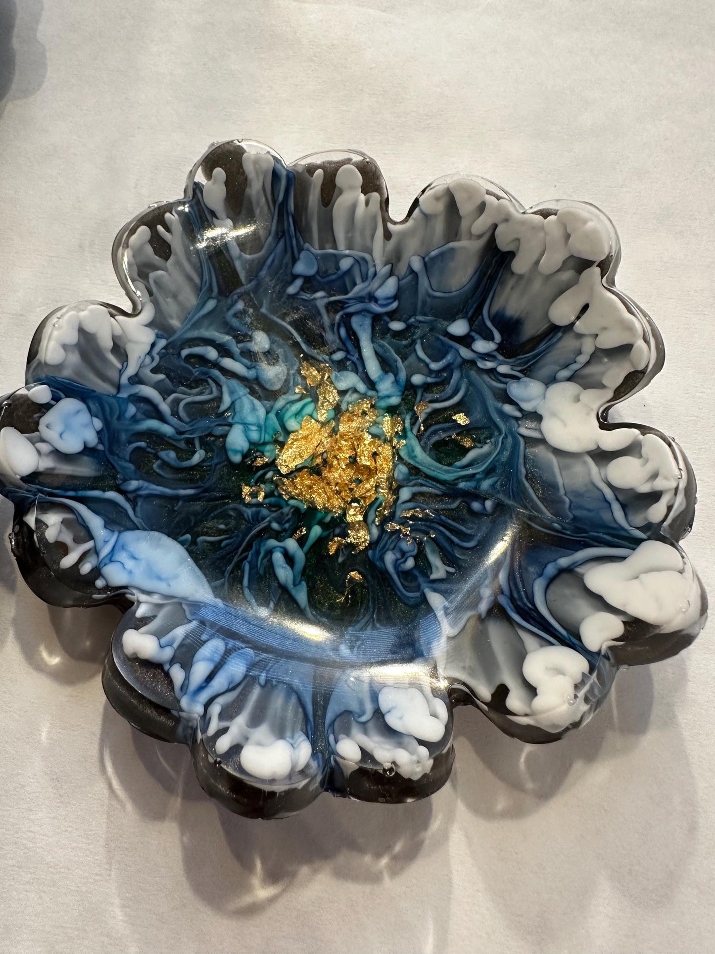 Custom Resin Trinket Bowl • Food Safe • Handmade • 4.5" Wide • Decorative Bowl • Resin Art • Unique Home Decor • Ring Dish